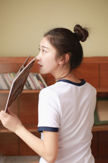娇妻被别人开发小说